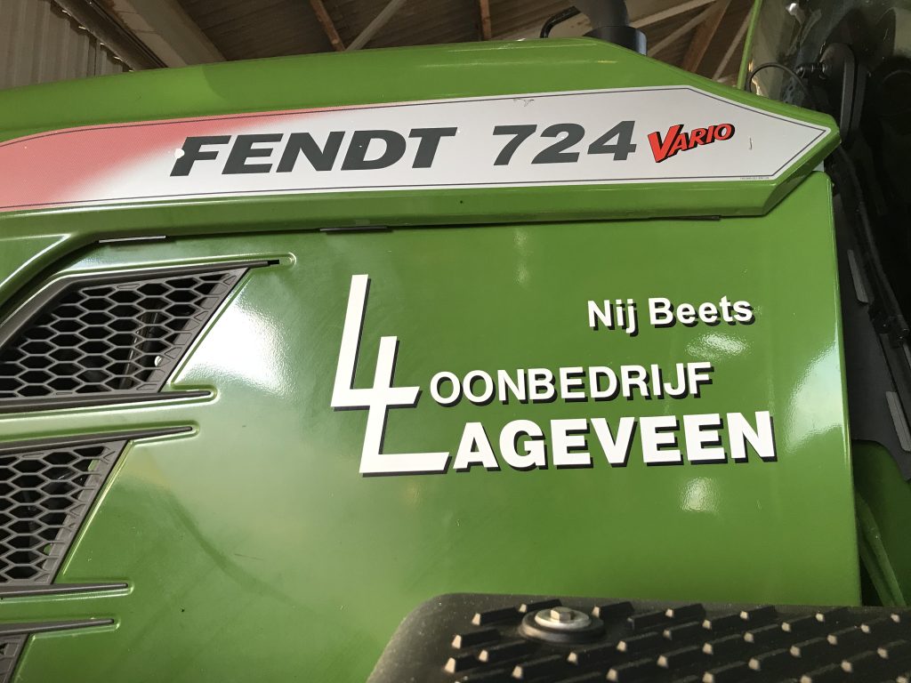 BUMA artikel loonbedrijf Lageveen Nij Beets tractor
