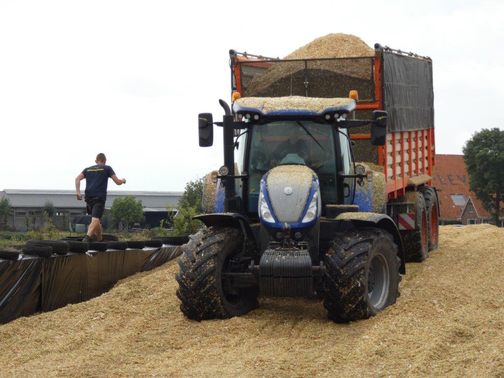 BUMA mais aan de bult rijden